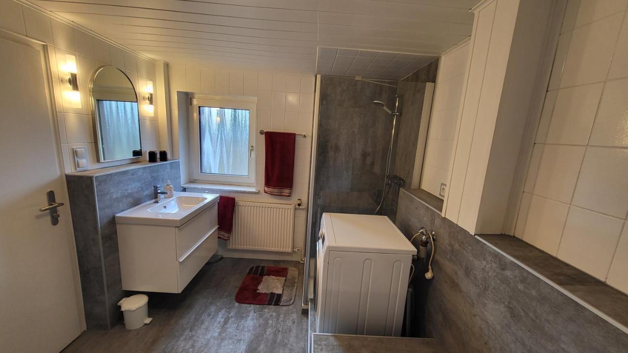 Am Saalebogen Mit Gartenterrasse & Grillkamin, Freie Parkplaetze *