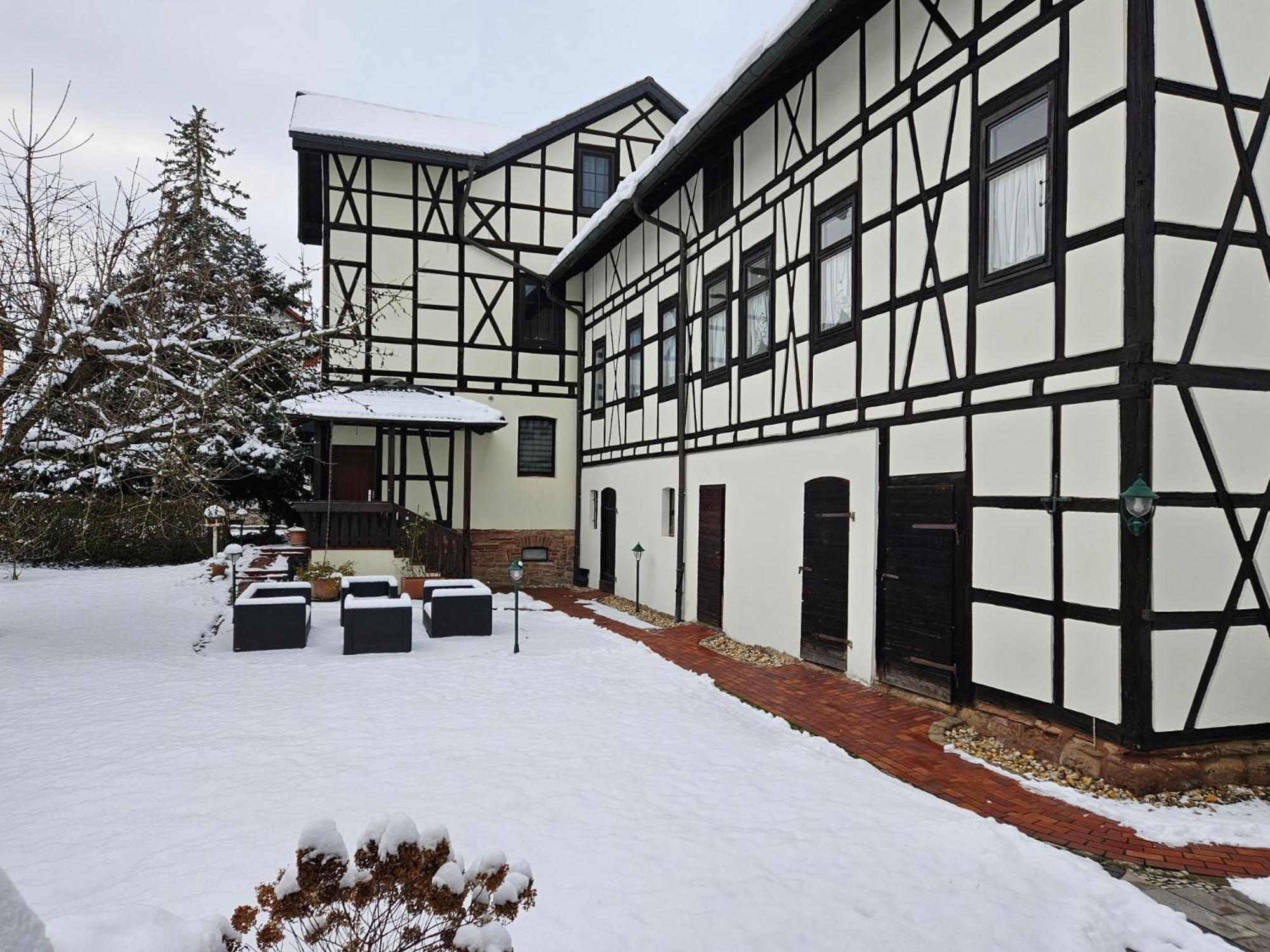 Am Saalebogen Mit Gartenterrasse & Grillkamin, Freie Parkplaetze Rudolstadt