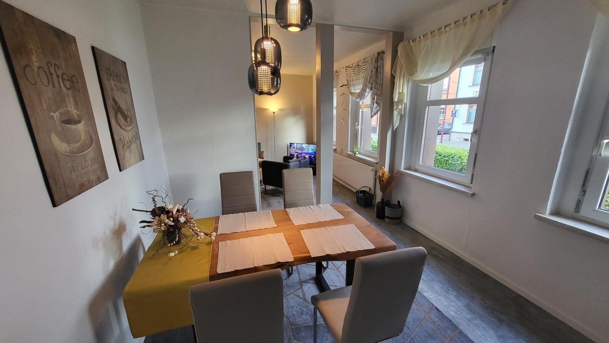Apartment Am Saalebogen Mit Gartenterrasse & Grillkamin, Freie Parkplaetze