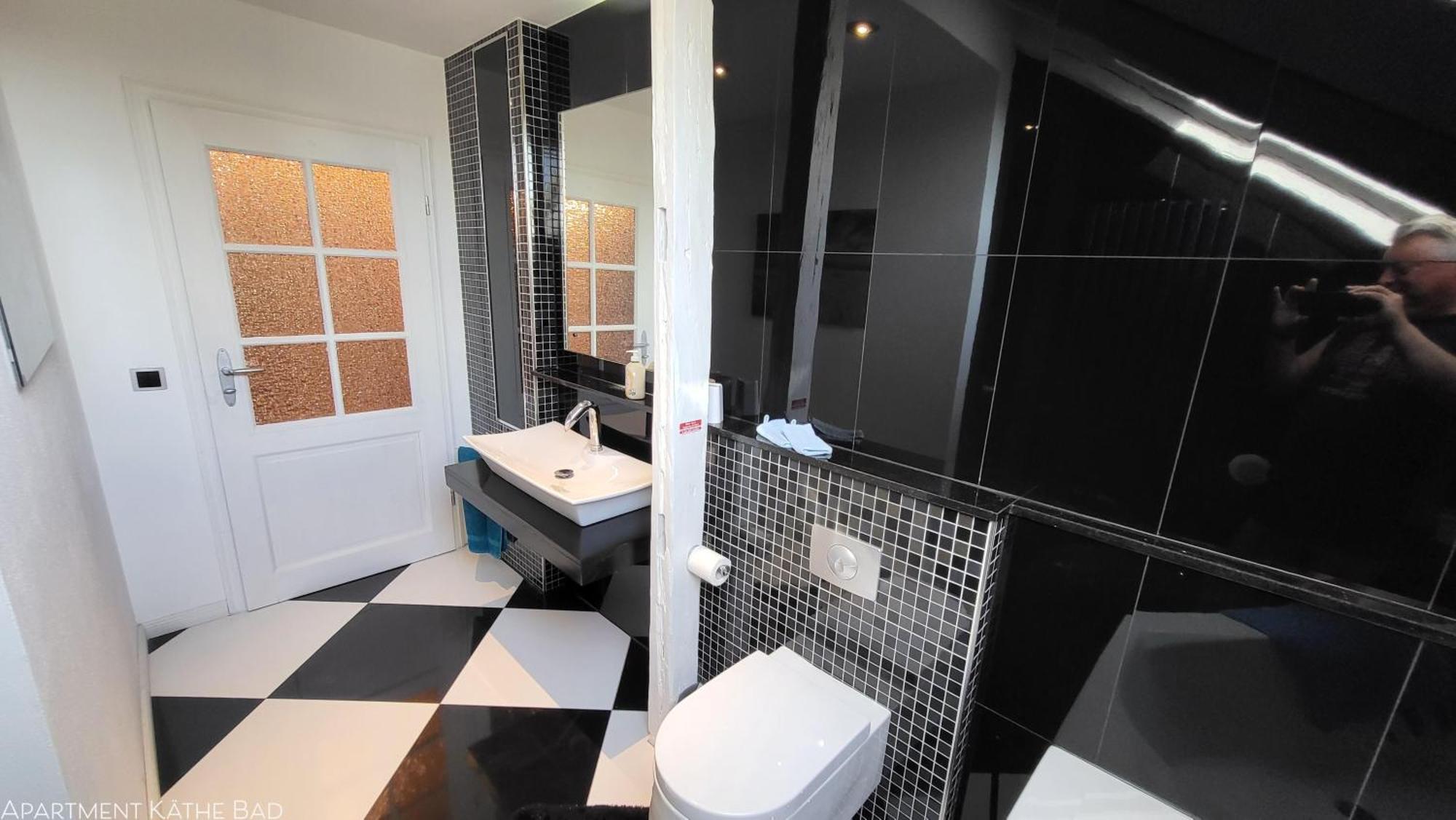 Apartment Am Saalebogen Mit Gartenterrasse & Grillkamin, Freie Parkplaetze