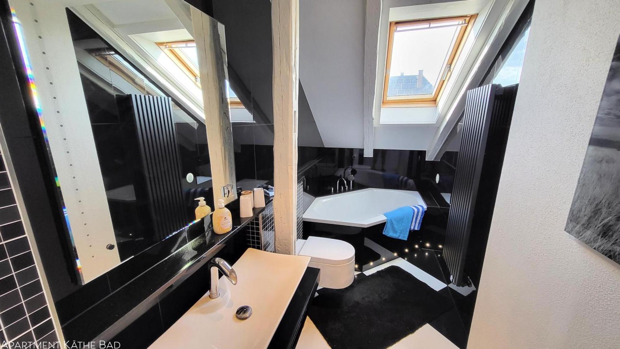 Apartment Am Saalebogen Mit Gartenterrasse & Grillkamin, Freie Parkplaetze *